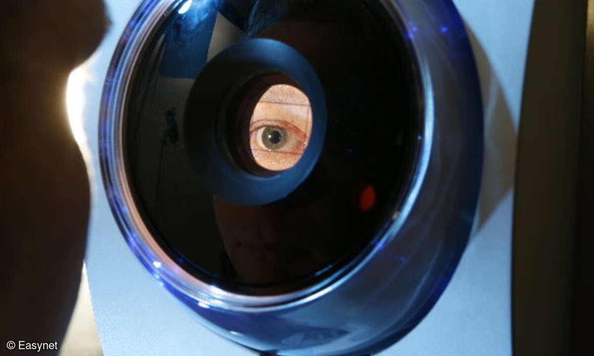 Betreiber von Rechenzentren sollten gewährleisten können, dass nur autorisierte Personen Zugang haben – zum Beispiel wie in diesem Fall mit biometrischen Verfahren wie dem Iris-Scan.