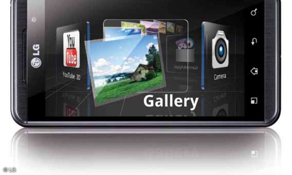 Mit hochkarätiger HF-Halbleitertechnik für Multimode- und Multiband-Betrieb bestückt: das erste 3D-Smartphone, der Typ Optimus 3D von LG.