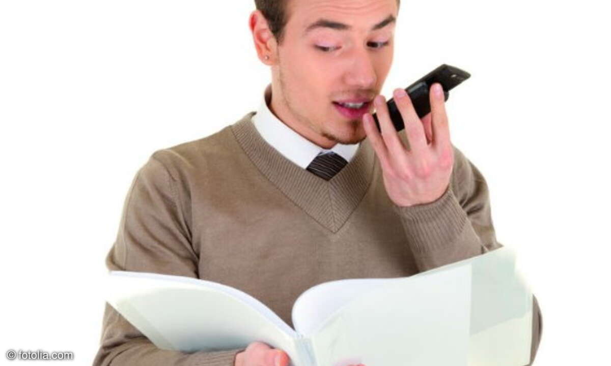 Per Software kann aus einem Handy ein vollwertiges Diktiergerät werden. Da die Spracheingabe digital aufgezeichnet wird, liegen die Ergebnisse direkt als Audiodatei vor und können mittels integrierter Sendefunktion per E-Mail verschickt werden.
