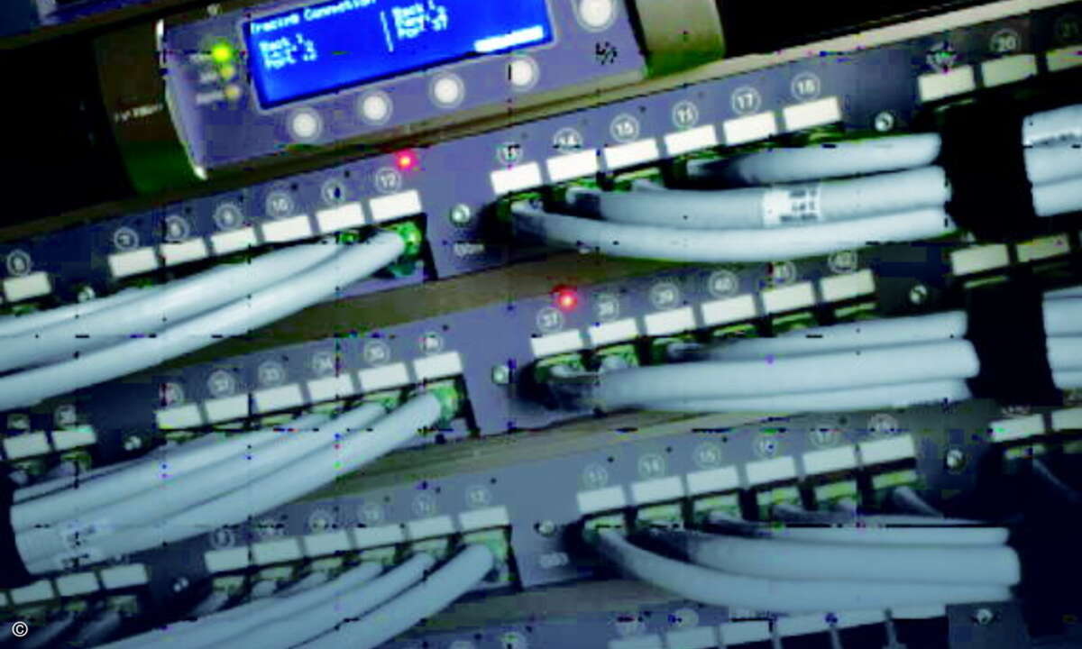 Die Infrastruktur sollte Intelligent sein. IT-Verantwortliche sollten jederzeit Wissen, welche Dienste auf welchen Geräten residieren und wie die Kommunikationsbeziehungen untereinander aussehen.