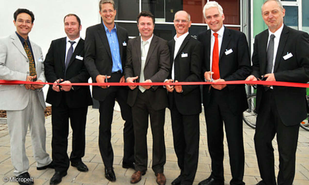 Micropelt, Eröffnung Fertigung Halle/Saale, Oliver Keilhack, Nils Sandvoß, Mathias Ressel, Fritz Volkert, Dr. Christian Suttner, Hubertus Leonhardt, Dr. Heinz Friedrich Franke (v.l.n.r.)