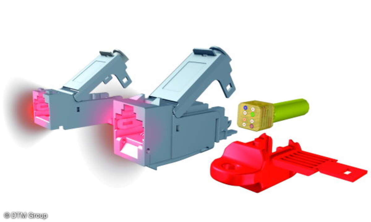 Neben den beiden mit einer LED versehenen QuickLink-Modulen der L.E.O.-Version ist rechts die rote Einzugshilfe zu sehen.