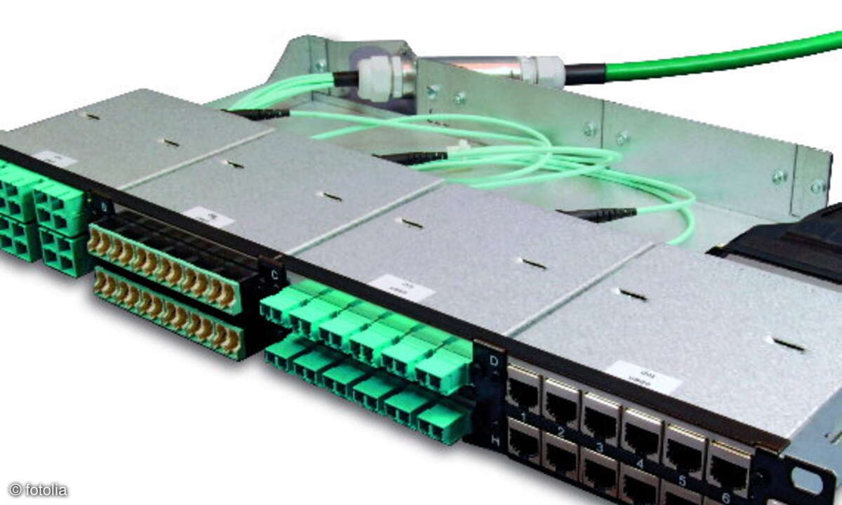 Beispiel für ein vorkonfektioniertesmodulares MPO/MTP-basiertes System von Trans Data Elektronik.