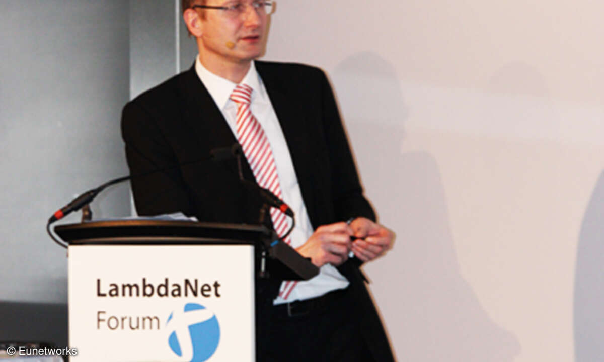 Moderator Dr. Jens Böcker führte an beiden Tagen durch die Veranstaltung.