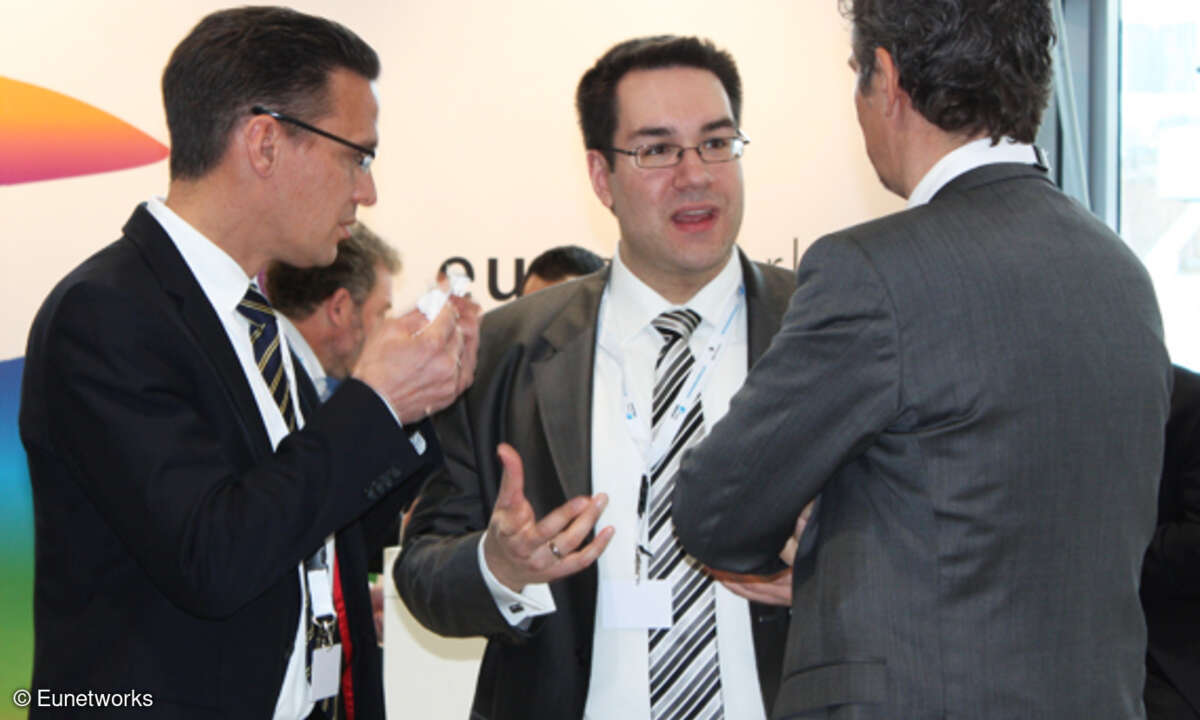 In den Programmpausen nutzte man die Zeit zum Networking.