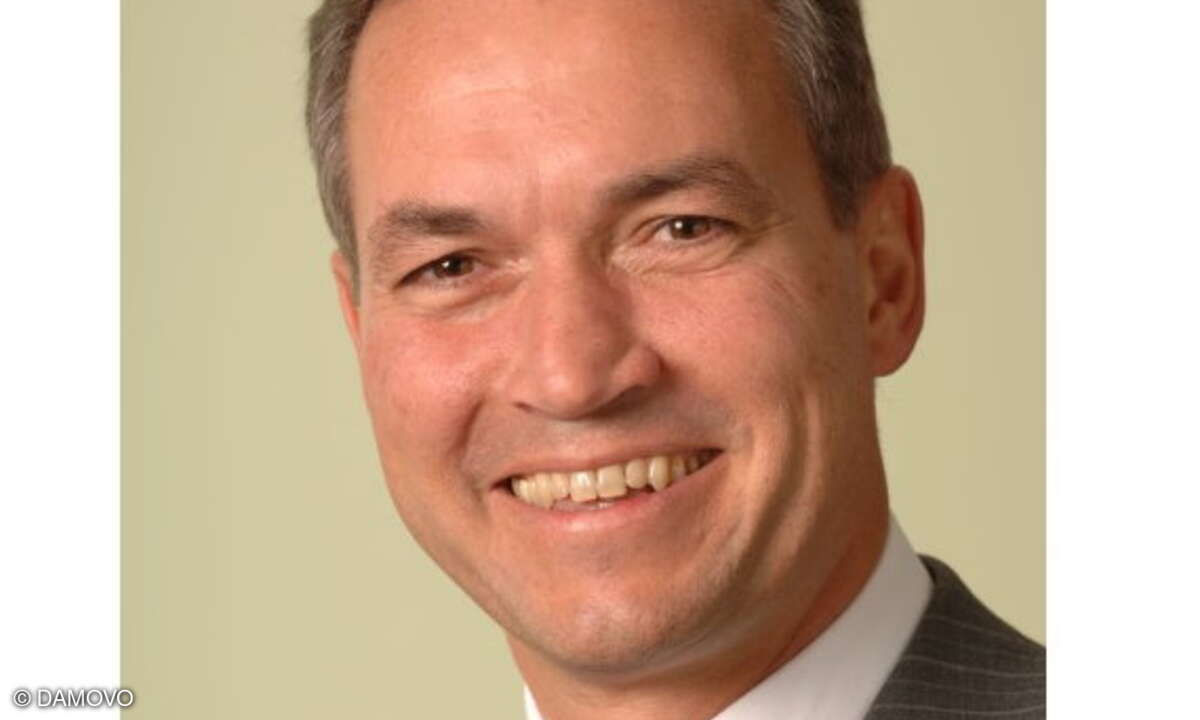 Carl Mühlner, Vorsitzender der Geschäftsführung bei Damovo. Die zunehmende Nutzung von Social-Media-Tools und die Verwendung privater mobiler Endgeräte in der Unternehmenskommunikation, sind zwei zentrale Trends in der Unternehmenskommunikation.