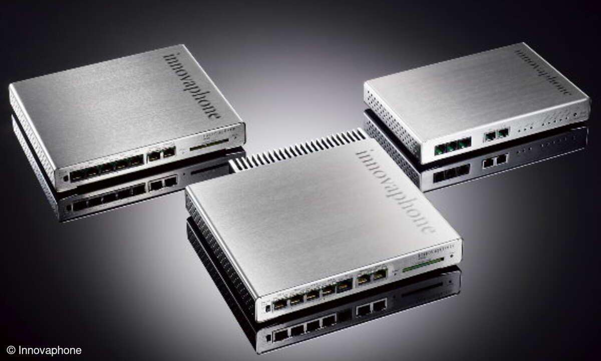 Innovaphone-VoIP-Gateways dienen als Schnittstelle zu anderen Netzen und stellen gleichzeitig die Hardwareplattform für die Innovaphone-PBX dar. Die-PBX-Software kann durch entsprechende Lizenzschlüssel freigeschaltet werden.