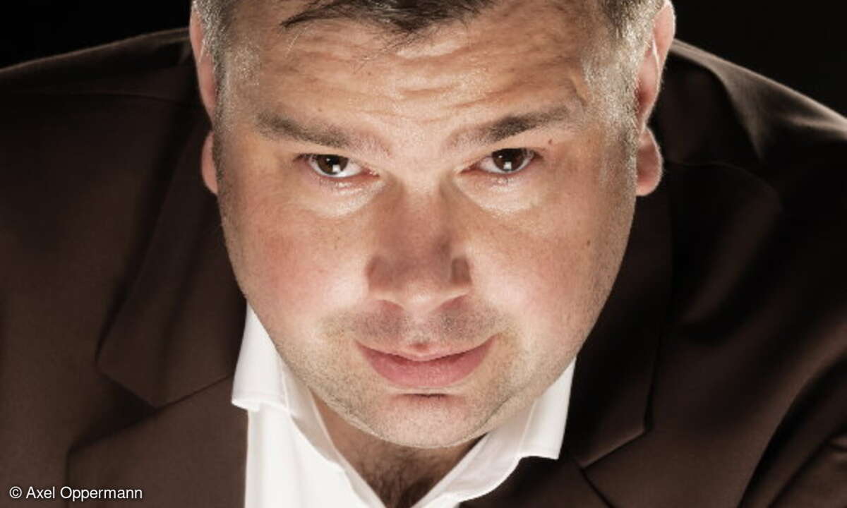 Axel Oppermann  ist IT-Marktanalyst und unter anderem auch als Senior Advisor bei der Experton Group tätig. Seit dem Jahr 2000 ist Oppermann im IT/TK-Beratungsumfeld aktiv. Er berät Anbieter als auch Anwender.