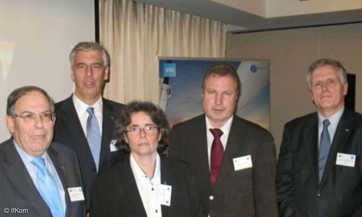 v.l.n.r.: Rafael Aller, Präsident, FEANI, Ralph Appel, VDI-Direktor, Monica Wertheim, E.ON SE, Heinz Leymann (IfKom-Bundesvorsitzender), Bernhard von Rothkirch (Bundesvorsitzender DFK – Die Führungskräfte)