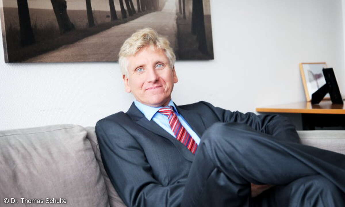Dr. Thomas Schulte ist Gründungspartner und Namensgeber der Kanzlei Dr. Schulte und Partner Rechtsanwälte.