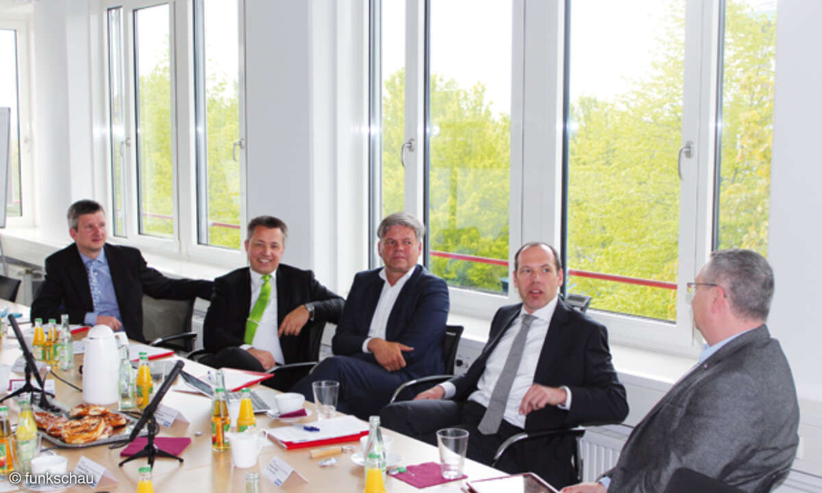 UCC-Roundtable bei der funkschau, v.l.n.r.: Ingo Bordach, Addix Software; Volkmar Rudat, Unify; Wolfgang Fehr, Computacenter; Ulrich Flamm, Microsoft; Michael Köhler, Cisco. Nicht im Bild zu sehen ist René Princz-Schelter von Alcatel-Lucent.