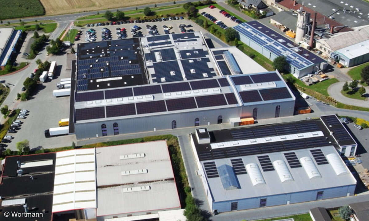 Selbst wenn die externe Stromversorgung zusammenbricht, ist das Wortmann-Rechenzentrum über Photovoltaik und Hochleistungs-Batterien zusätzlich abgesichert.