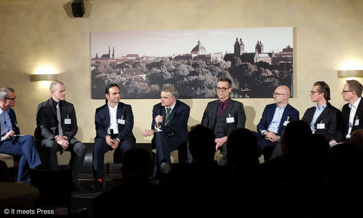 Christoph Witte; Patrick Quellmalz, Voice e.V. Anwenderverband; Tolga Erdogan, Dimension Data; Dr. Johannes Helbig, SOA Innovation Lab; Werner Reuss, Microsoft; Thomas Stöcker, NTT Data; Dr. Carlo Velten, Crisp Research; Wolfgang Miedl