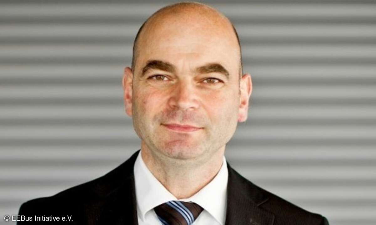 Peter Kellendonk, EEBus Initiative: »Mit dieser Kooperation vereinigen wir faktisch unsere technischen Ansätze und bauen unsere internationale Marktdurchdringung aus, um das gemeinsame Ziel zu erreichen.«