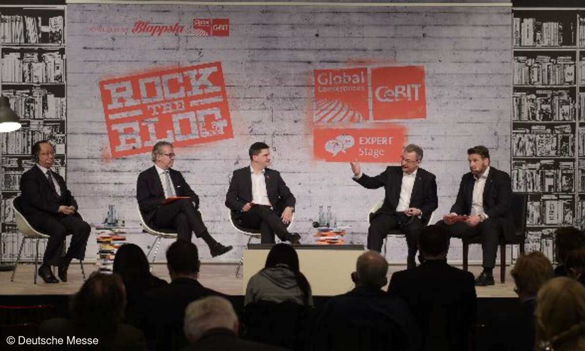 Abschluss-Pressekonferenz, Executive Vice Chairman of CCPIT Dr. Gong Xiaofeng, Jan Geldmacher, CEO Vodafone Global Enterprise, Mitglied des Vorstandes der Deutschen Messe Oliver Frese,Präsident BITKOM e.V.Prof. Dieter Kempf, Leiter CeBIT Kommunikatio