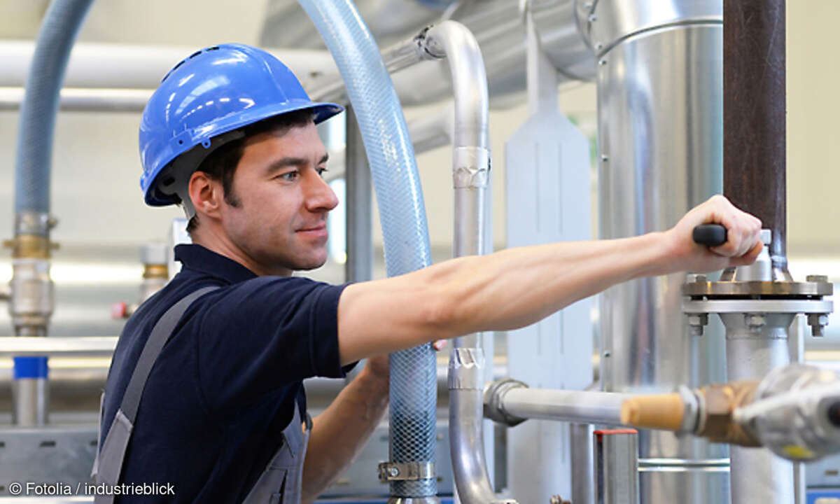 Monteur in der Industrie