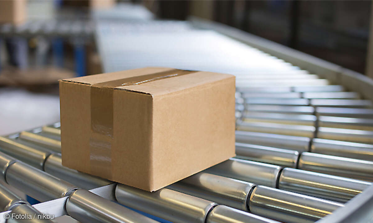 Paket auf Laufband