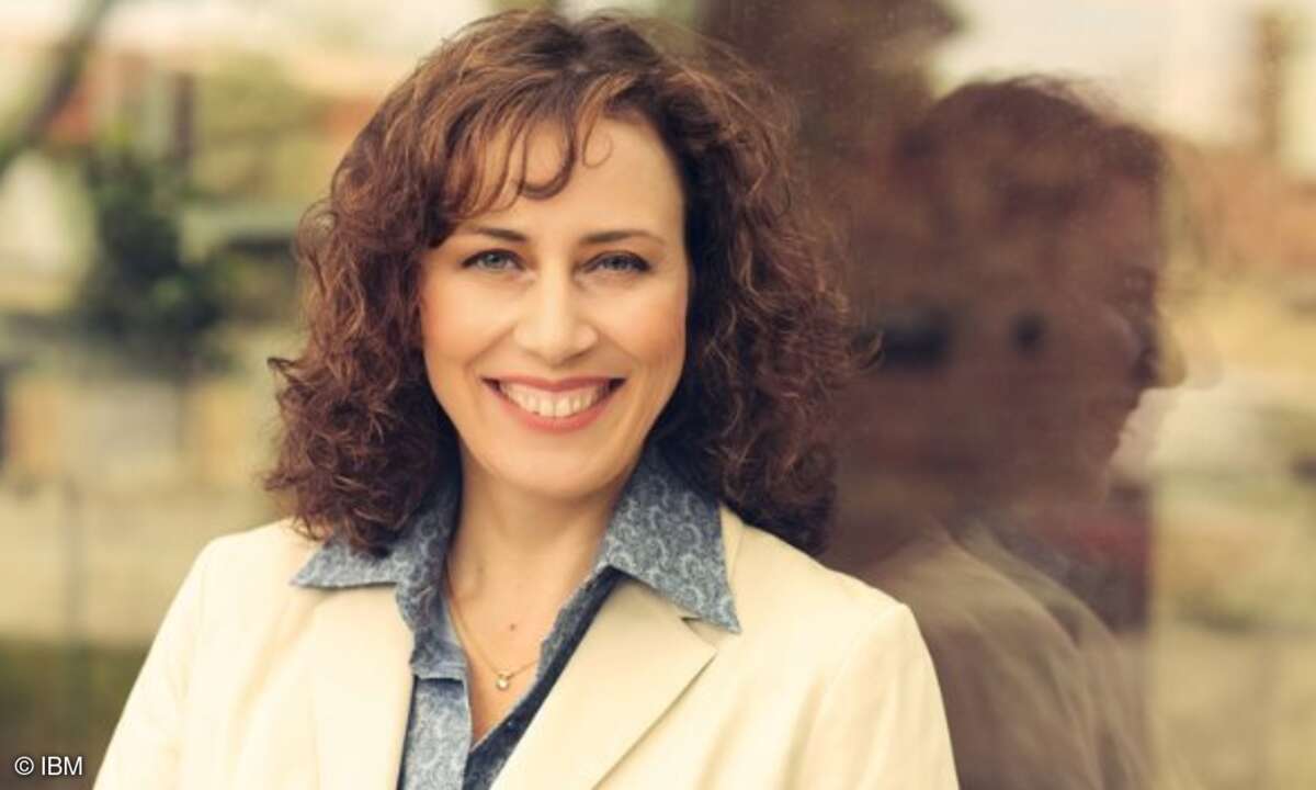 Silvia Navarro Alonso, IBM WW Business Development Executive, Mobile