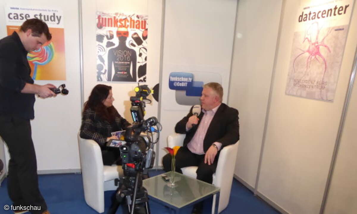 Bernd Büttner, Director Strategic Marketing bei Bintec Elmeg, im Gespräch mit funkschau-Redakteurin Claudia Rayling