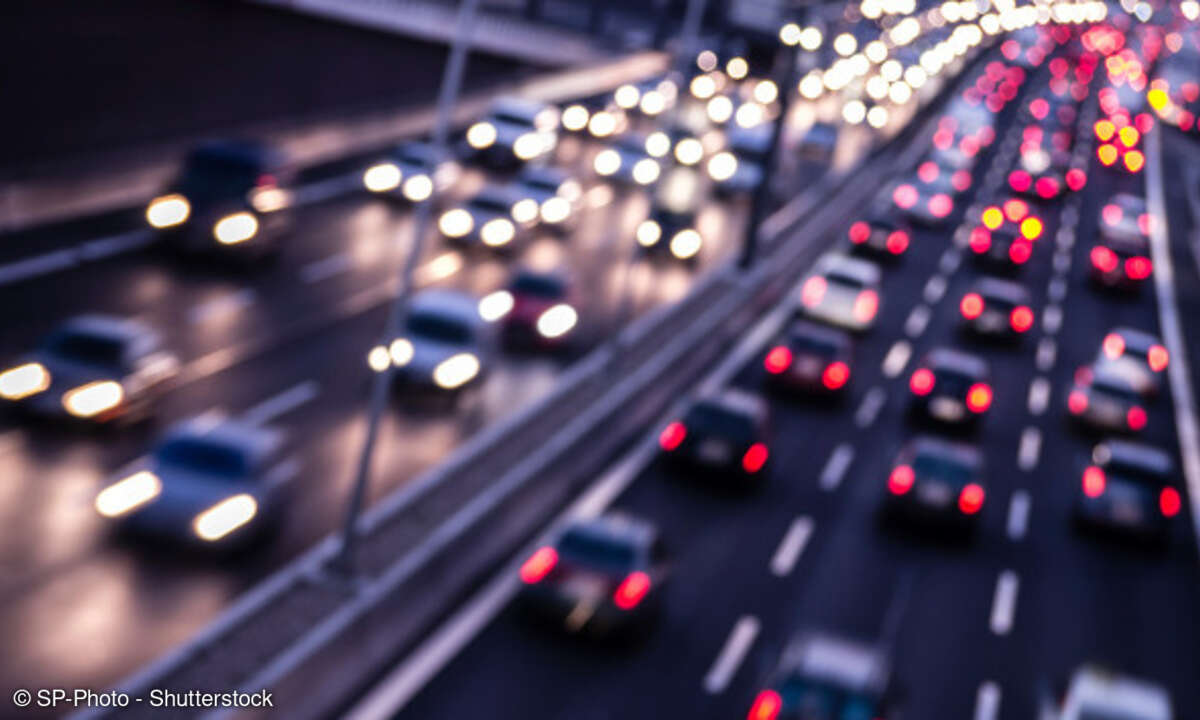 Schmuckbild Pendeln Autobahn