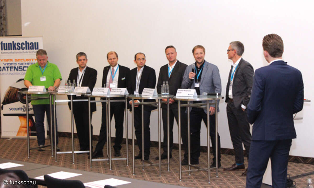 Bernd Büttner (Bintec Elmeg), Roland Auckenthaler (Broadsoft), Joachim Frenzel (Estos), Jan Bogus- lawski (Snom Technology), Magnus Michael (Michael Telecom), Alexander Braumann (Cisco Systems) und Thomas Muschalla (Nfon) diskutieren mit funkschau-Ch