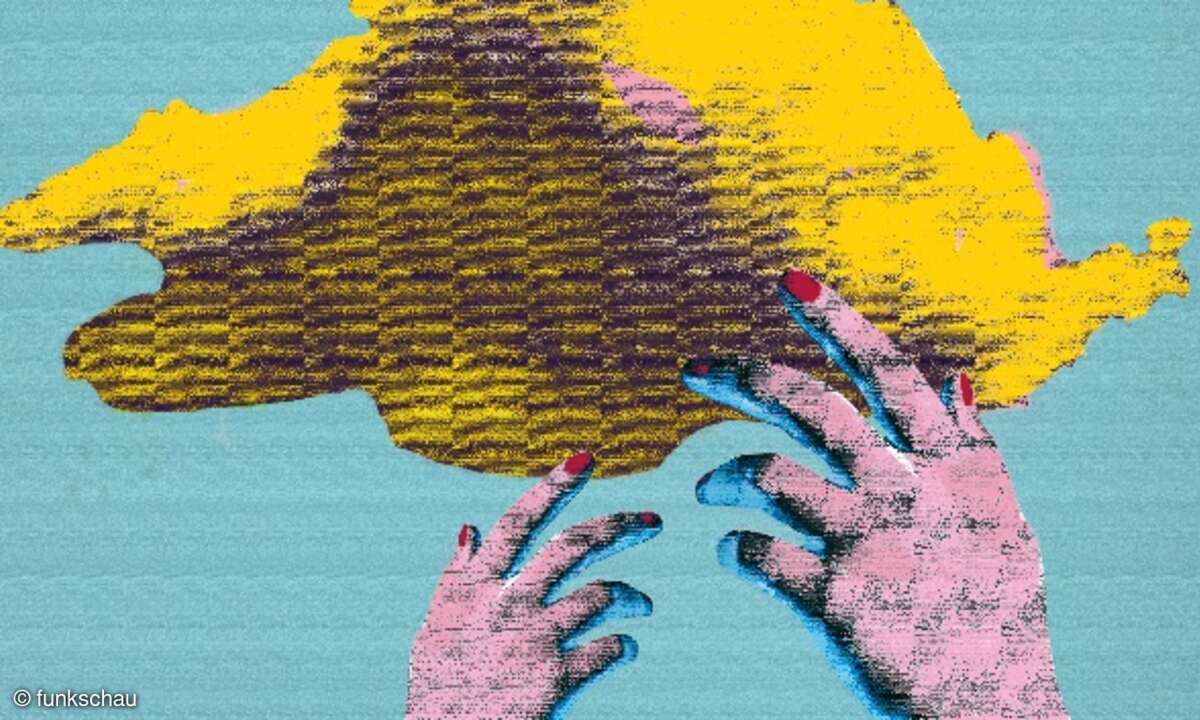 Hände die nach einer Wolke greifen