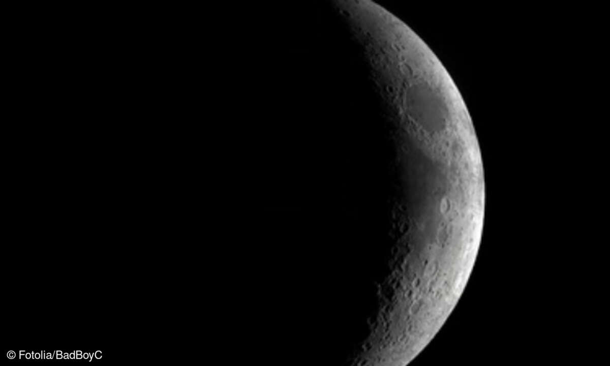 Mond halb beleuchtet