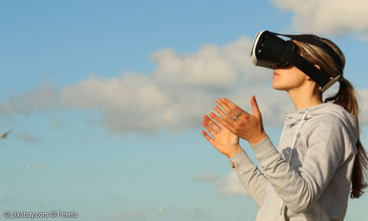 VR