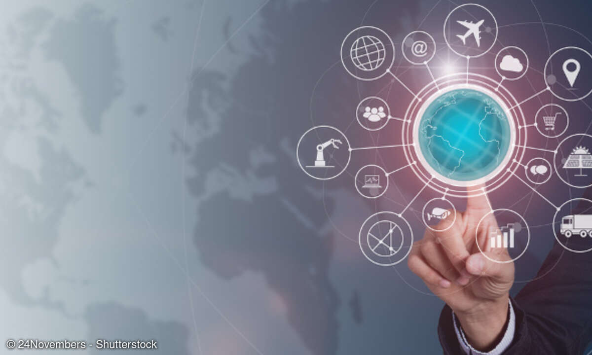 IoT-Symbol vor Weltkarte