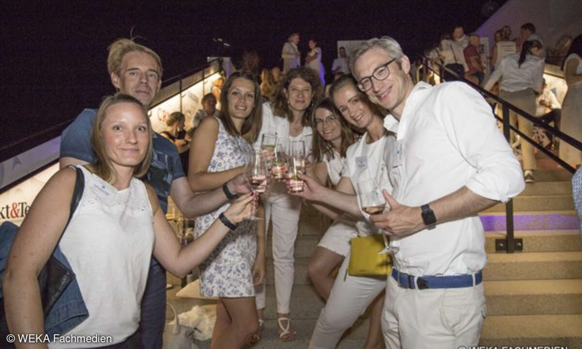 Stoßen auf einen unvergesslichen Abend an Catharina Franz (Eset), Christian Velroyen (Sandisk), Sabrina Mair (WD), Maria Fritz (WD), Tanja Angermaier, Katja Neumann und Joachim Fischer (alle Verti