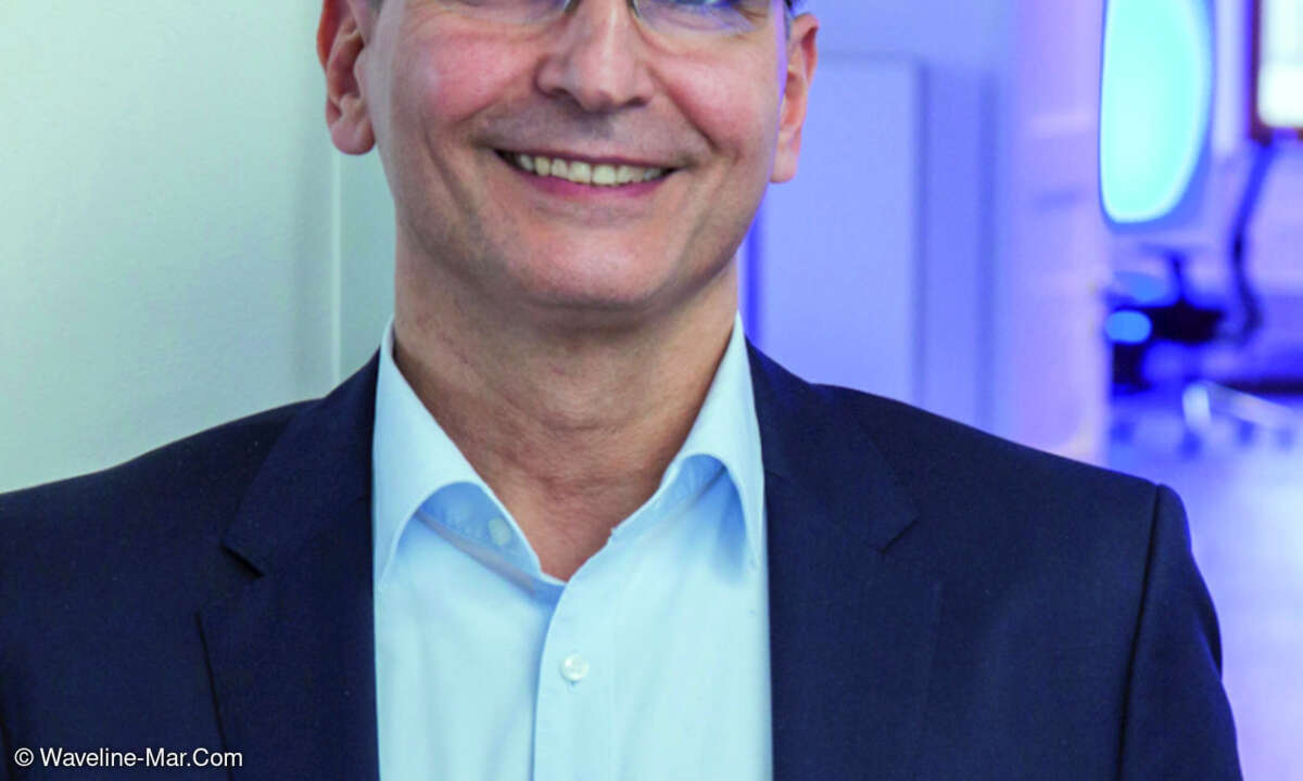 Hasan Ezdi, Waveline