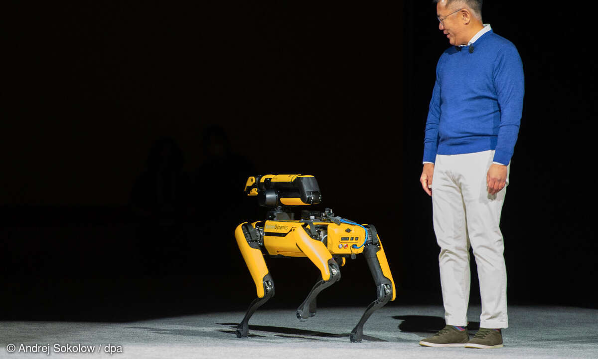 Hyundai mit Roboter Spot