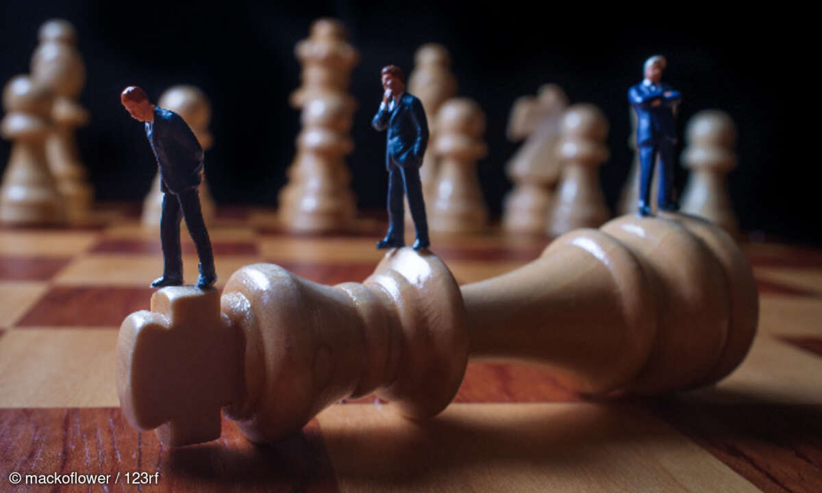 Schach Matt, Business