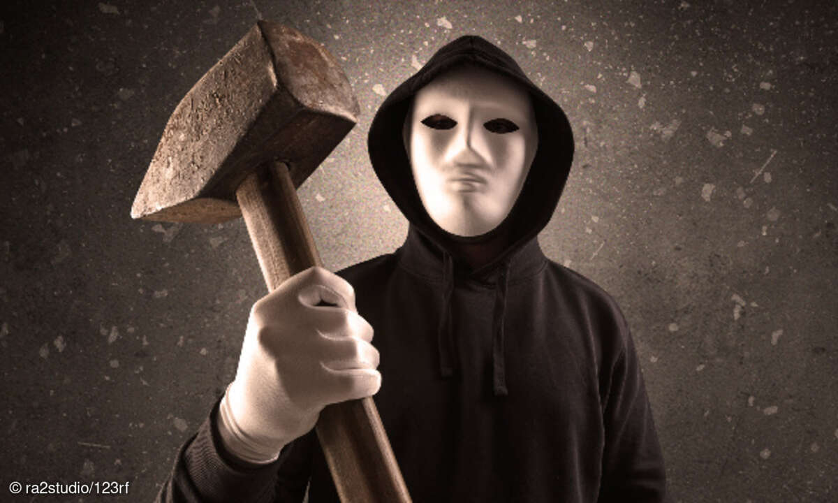 Hacker mit Vorschlaghammer