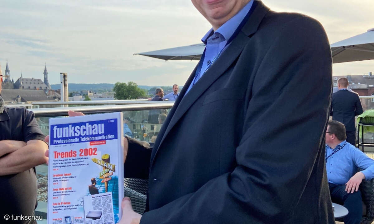 Ralf Koenzen mit funkschau-Titel zum 20-Jährigen