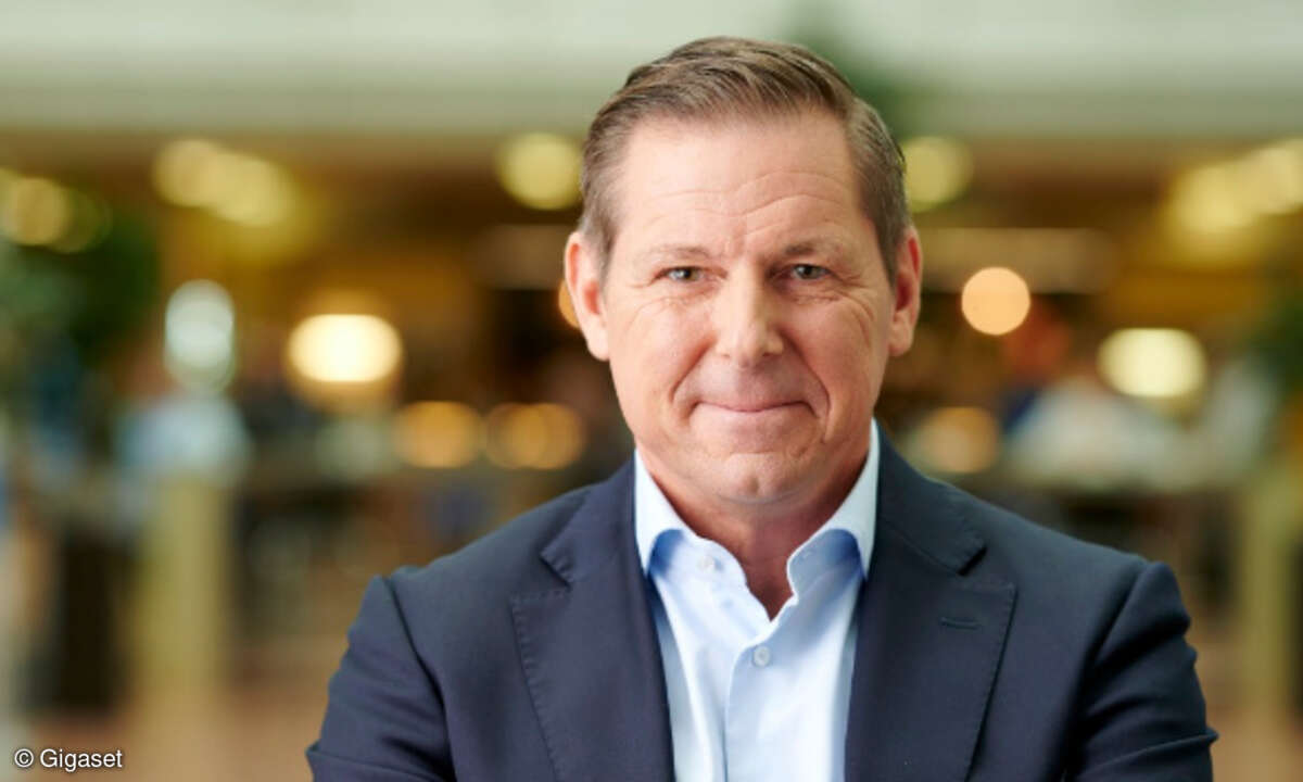 Magnus Ekerot, Gigaset