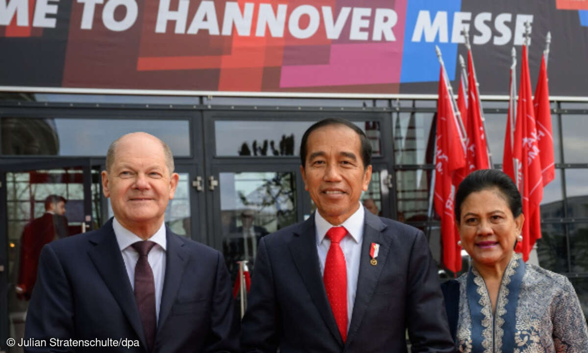 Hannover Messe 2023, Scholz und Widodo mit Frau Iriana
