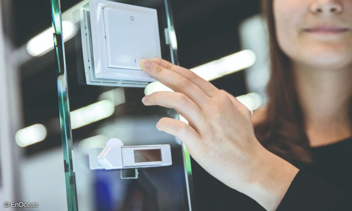 Durch Drücken und Halten kann der Schalter ein weiteres Telegramm verschicken, um beispielsweise die Beleuchtung zu dimmen oder die Lichtfarbe zu verändern.
