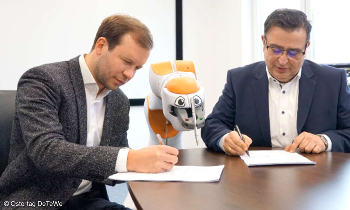 Vertragsunterzeichnung F&P Ostertag DeWeTe, Assistenzroboter Lio