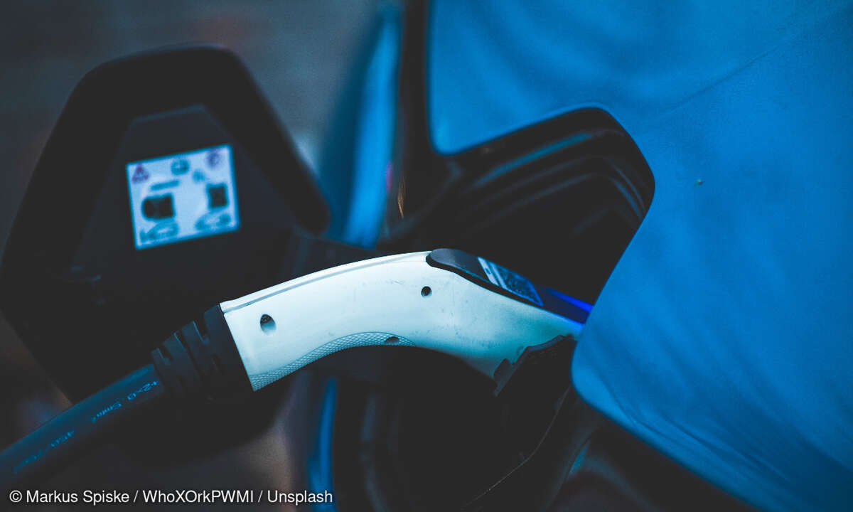 E-Auto wird geladen