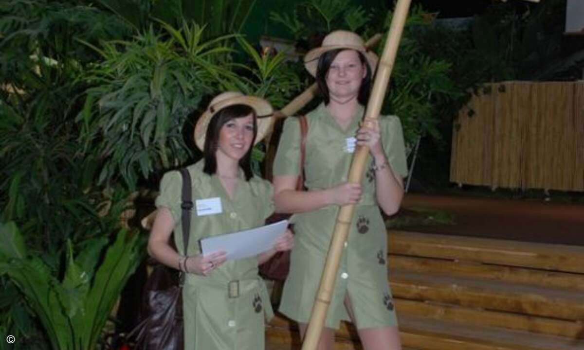 Holt mich hier raus: Nein, diese beiden machen nicht gerade den Eindruck, als ob sie das VAD-Dschungelcamp verlassen wollten. Wie wär’s mit einer Bewerbung bei RTL für die nächste Folge des höchst unterhaltsam »Promi-Shoot-out« unter dem Blätterdach?