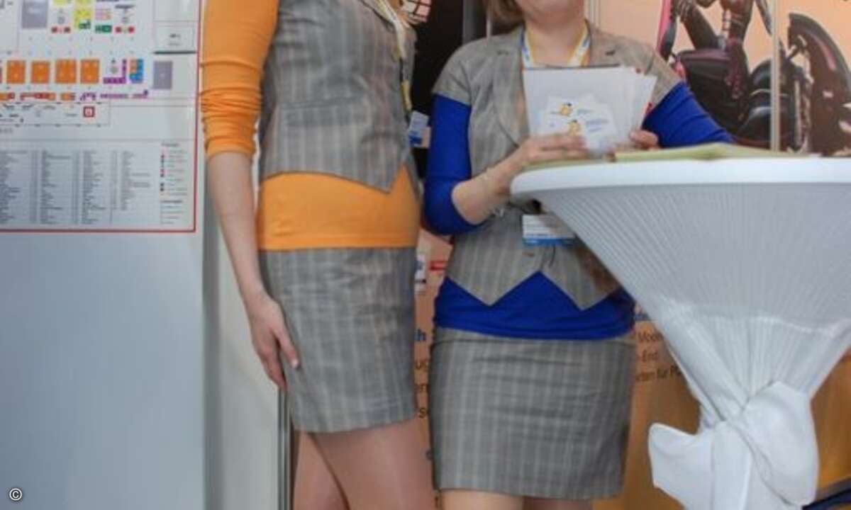 Du kommste hier nich rein! Okay, Security muss ein. Aber wenn sie so charmant auftritt, nimmt man(n) schon mal einen Korb in Kauf.