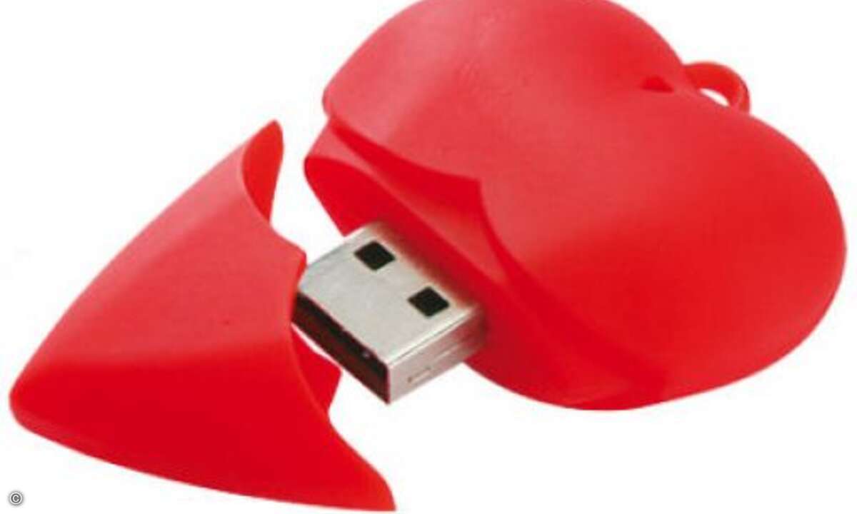 Und wer den erst mal knackt, braucht zum Download natürlich den passenden USB-Stick.
