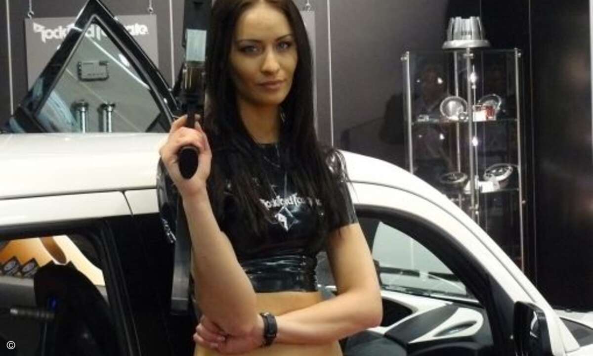 Scharfe Waffen fuhr auch Fusion auf, um seine Version eines Frauenautos vorzustellen...