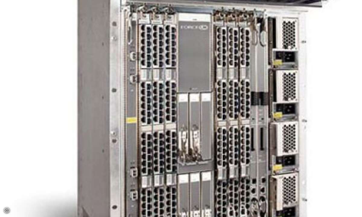 Geballte Kraft: Der Exascale EX600 von Force 10 Networks hat Platz für 7 Line-Cards mit 70 x 10-GBit/s oder 630 x 1-GBit/s. Die Switching-Fabric verkraftet bis zu 1,75 TBit/s.
