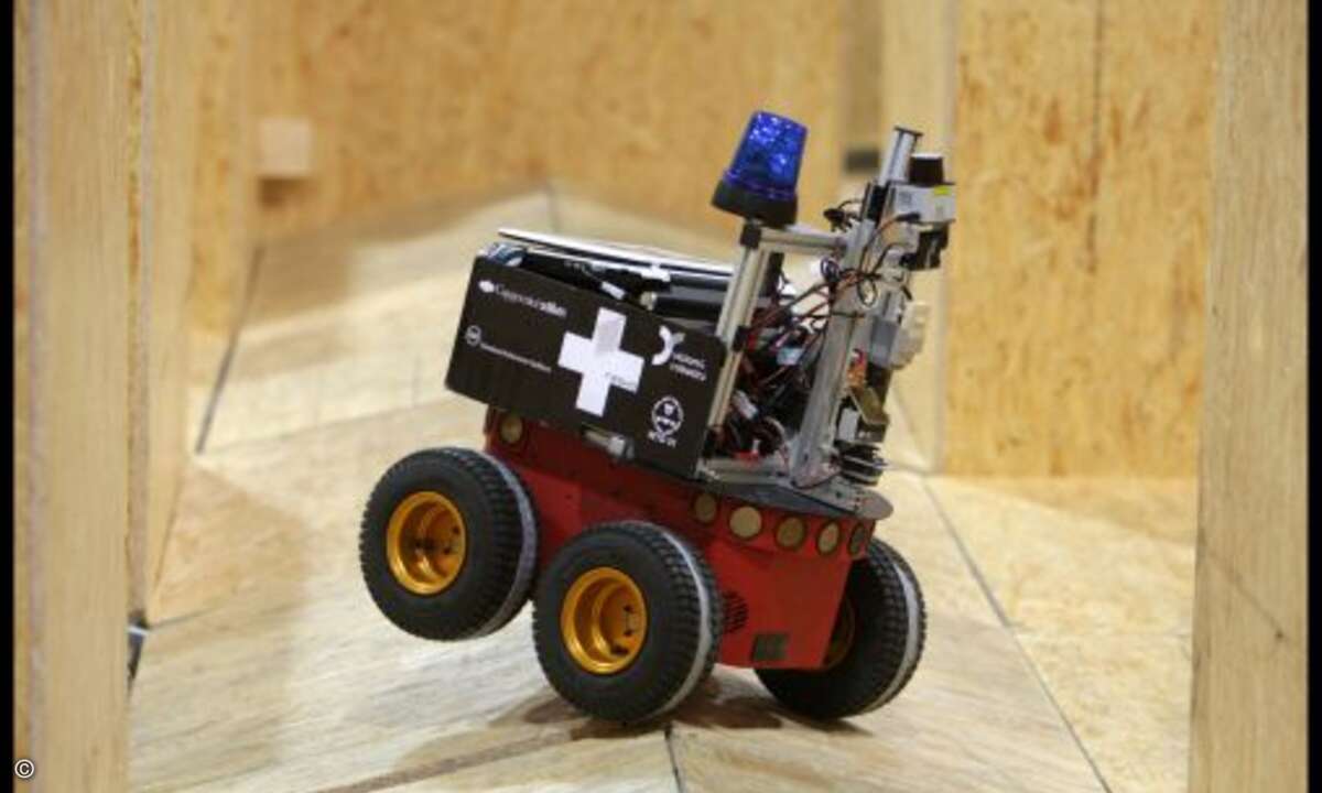 Auch dieser Mini-Blaulichtflitzer soll zeigen, wie Einsatzkräfte durch Roboter unterstützt werden können.