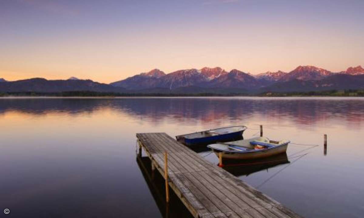 Bootssteg am Hopfensee im Ostallgäu