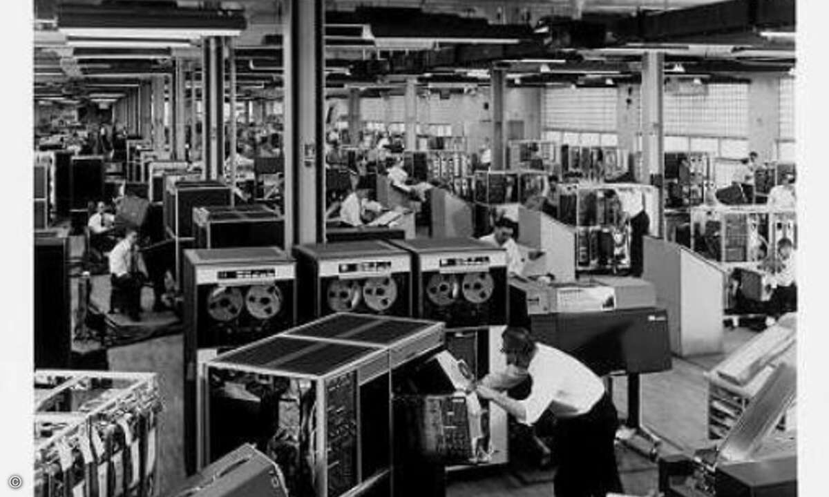 Die Produktion der IBM 1401 im IBM-Werk in Endicott, N.Y.