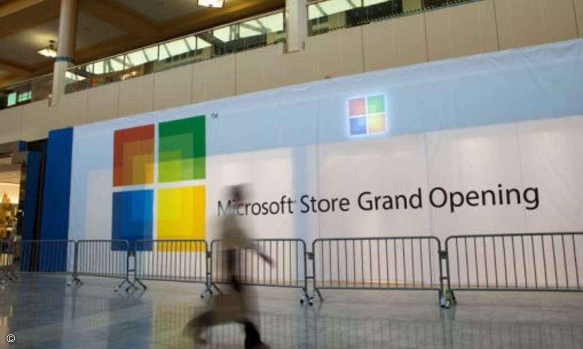 Bis zum Tag der Eröffnung verdeckte ein großes Transparent den Microsoft Store