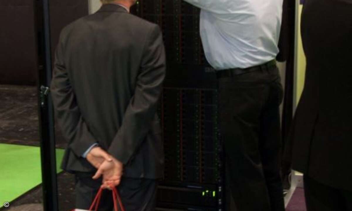 ... und IBM stopft einige hundert TB in ein einzelnes Rack.